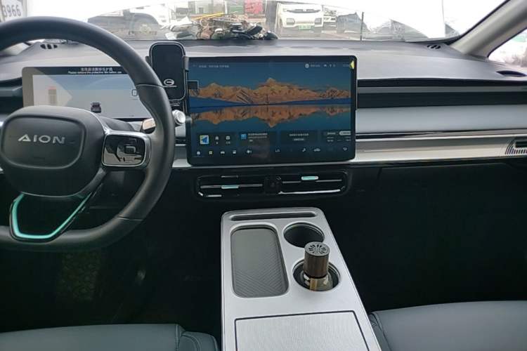 Used AION Y 2024 Plus 510 Intelligent Driving Version Audio And AC Panel