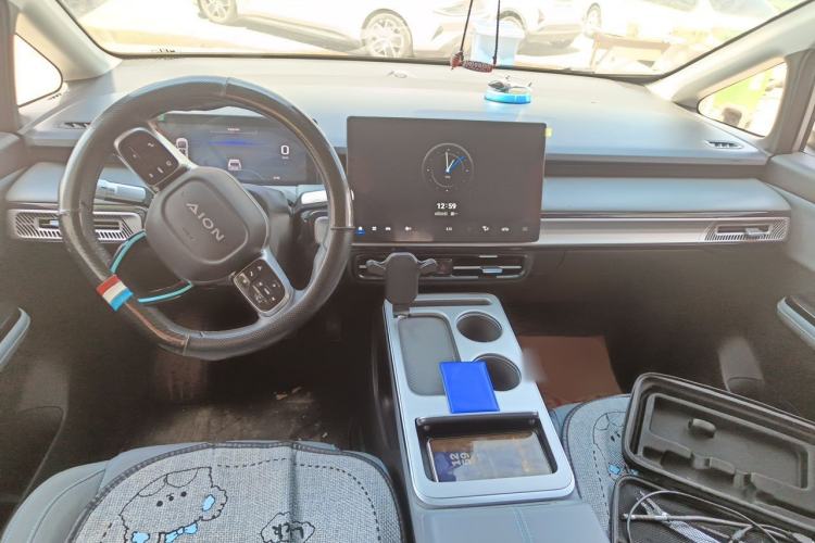 Used AION Y 2024 Younger Center Console
