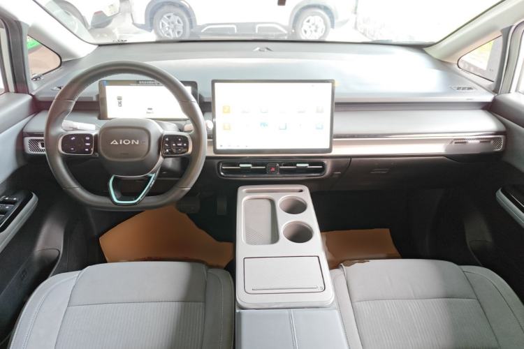 Used AION Y 2024 Younger Center Console