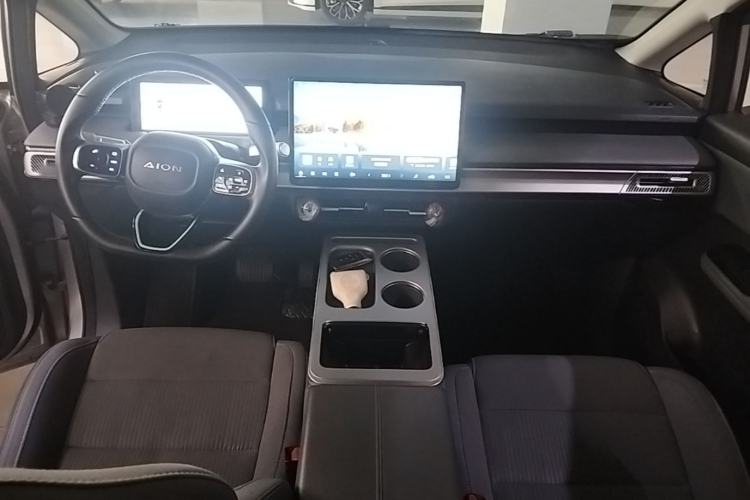 Used AION Y 2024 Younger Center Console