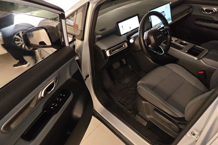 Used AION Y 2024 Younger Driver Seat