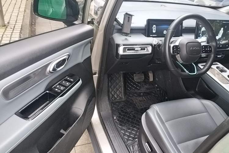 Used AION Y 2024 Plus 510 Intelligent Driving Version Driver Seat