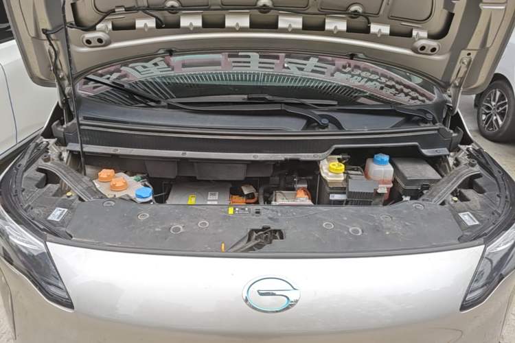 Used AION Y 2024 Younger Engine Bay