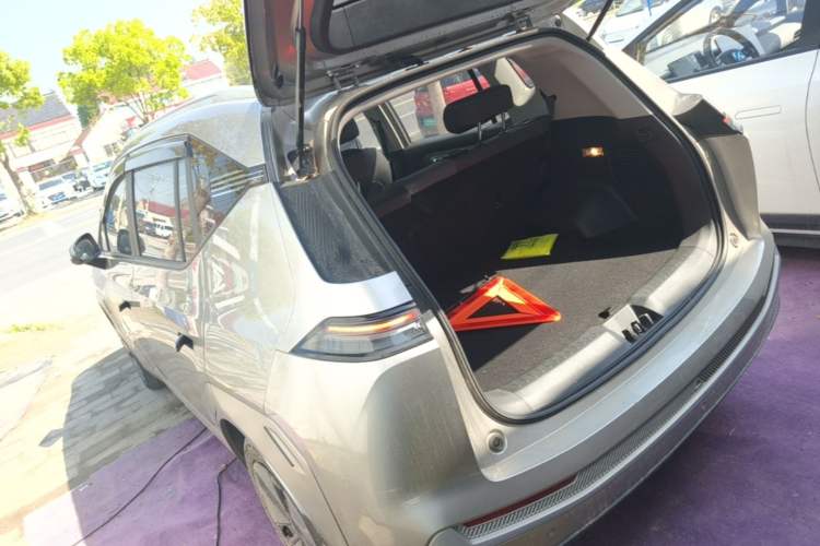 Used AION Y 2024 Younger Exterior 2