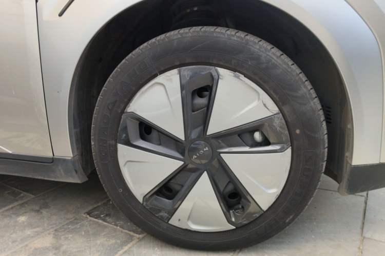 Used AION Y 2024 Younger Exterior 7