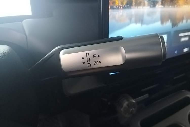 Used AION Y 2024 Younger Gear Lever