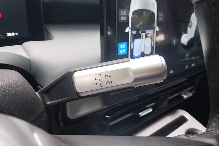 Used AION Y 2024 Plus 510 Intelligent Driving Version Gear Lever