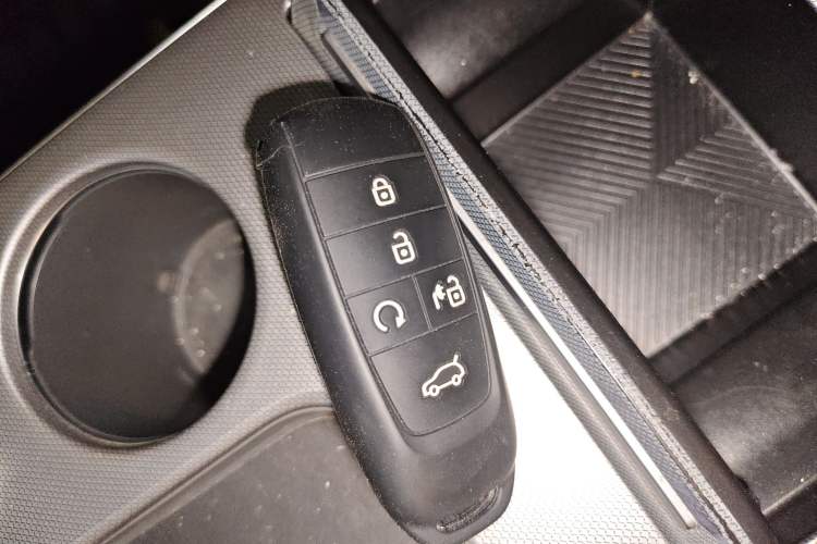 Used AION Y 2024 Younger Interior 1
