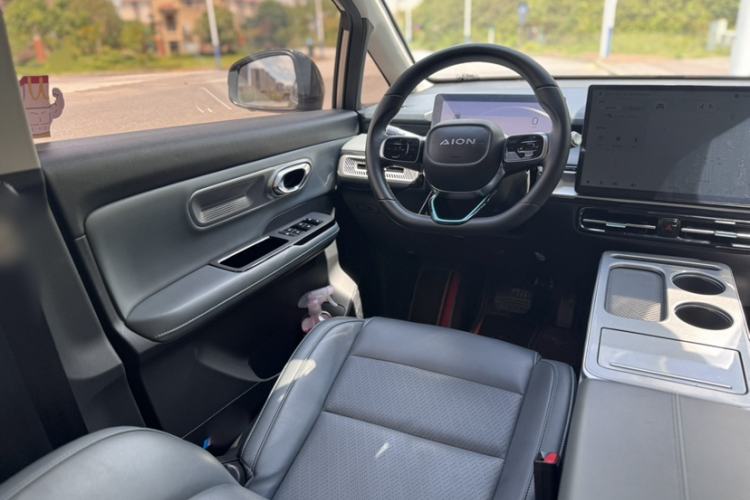 Used AION Y 2024 Plus 610 Intelligent Driving Version Interior 1