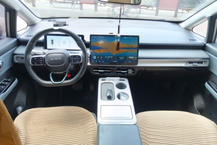 Used AION Y 2024 Younger Interior 2