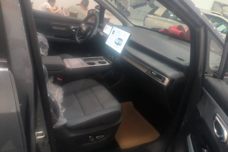 Used AION Y 2024 Plus 610 Intelligent Driving Version Interior 3