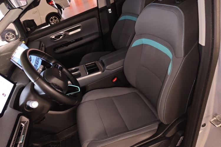 Used AION Y 2024 Younger Left Front Seat