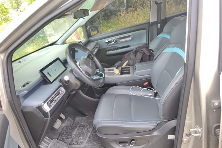 Used AION Y 2024 Younger Star Edition Left Front Seat