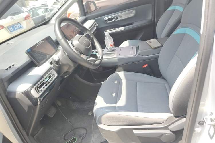 Used AION Y 2024 Younger Left Front Seat