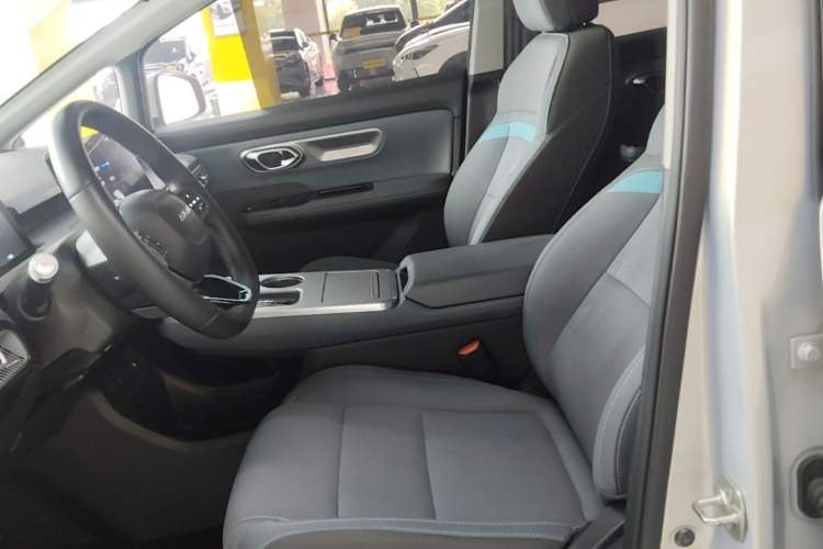 Used AION Y 2024 Younger Left Front Seat