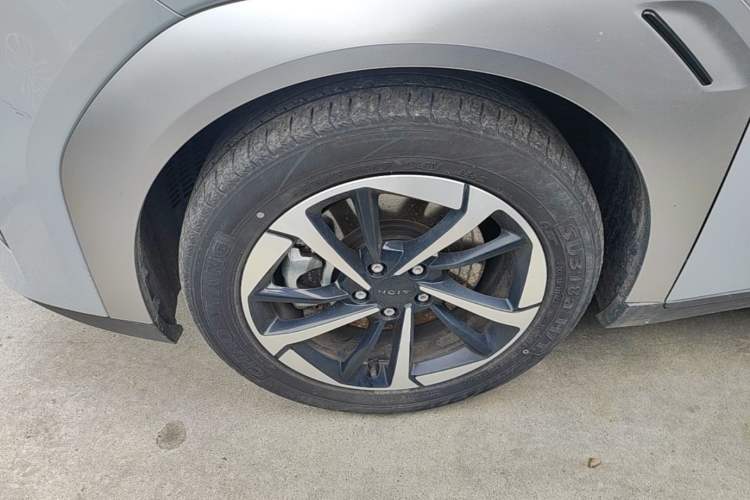 Used AION Y 2024 Plus 510 Intelligent Driving Version Left Front Wheel Hub