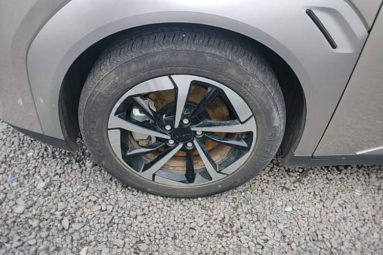 Used AION Y 2024 Plus 510 Intelligent Driving Version Left Front Wheel Hub