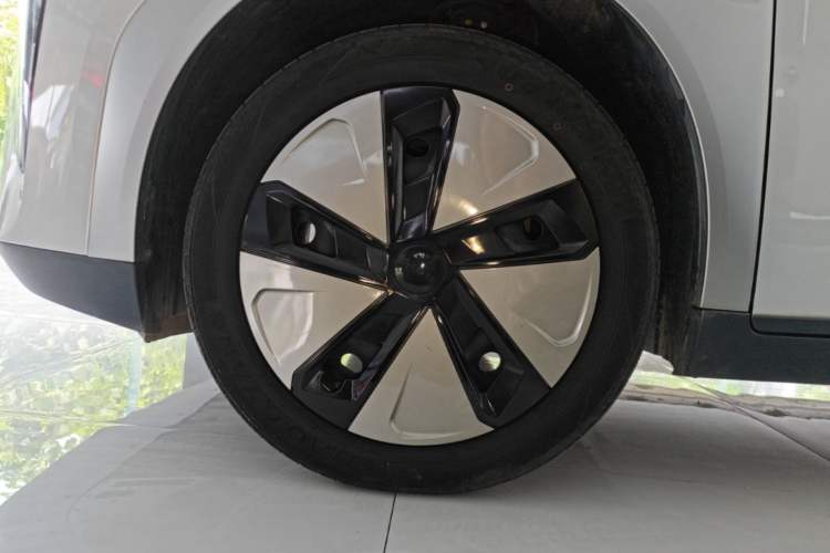 Used AION Y 2024 Younger Left Front Wheel Hub