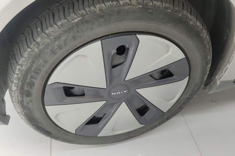 Used AION Y 2024 Younger Left Front Wheel Hub
