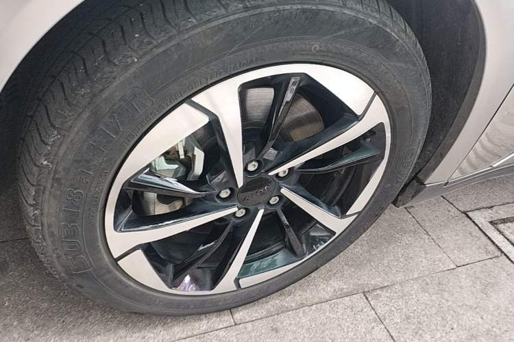 Used AION Y 2024 Plus 510 Intelligent Driving Version Left Front Wheel Hub