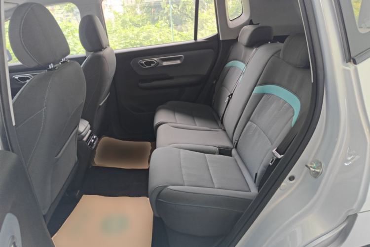 Used AION Y 2024 Younger Left Rear Seat