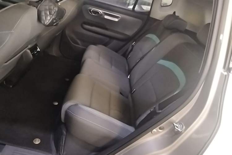 Used AION Y 2024 Younger Left Rear Seat