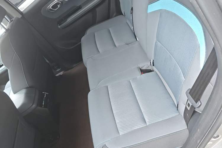 Used AION Y 2024 Younger Left Rear Seat