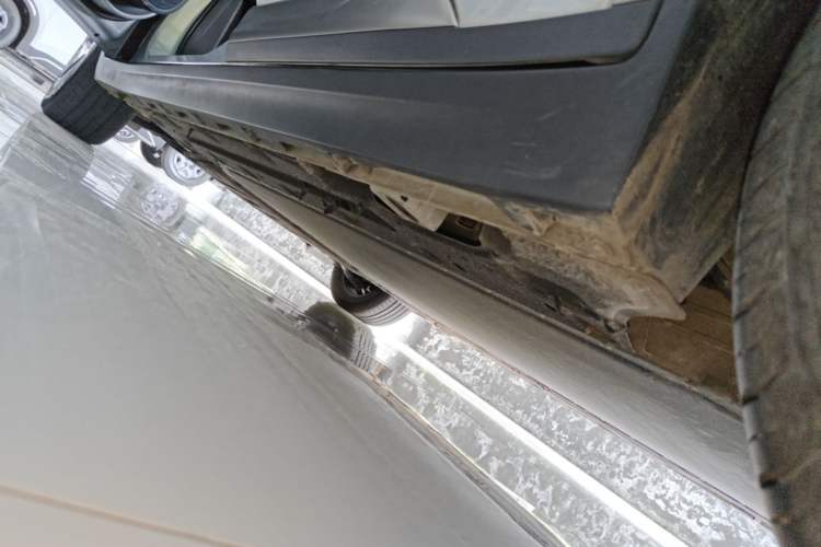 Used AION Y 2024 Younger Left Side Sill