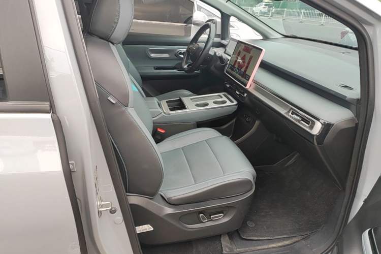 Used AION Y 2024 Plus 510 Intelligent Driving Version Right Front Seat
