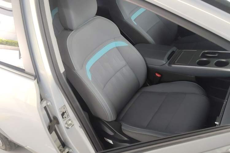 Used AION Y 2024 Younger Right Front Seat