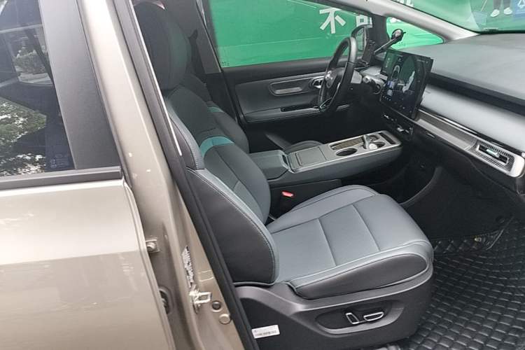 Used AION Y 2024 Plus 510 Intelligent Driving Version Right Front Seat