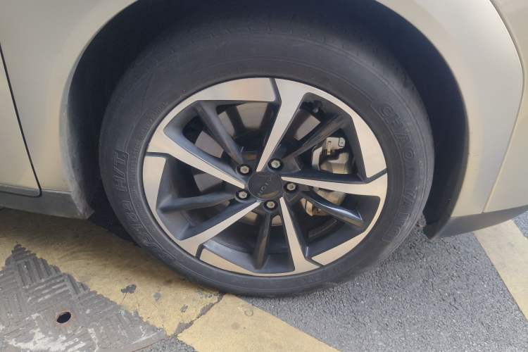 Used AION Y 2024 Plus 510 Intelligent Driving Version Right Front Wheel Hub