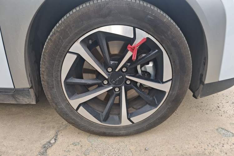 Used AION Y 2024 Younger Star Edition Right Front Wheel Hub