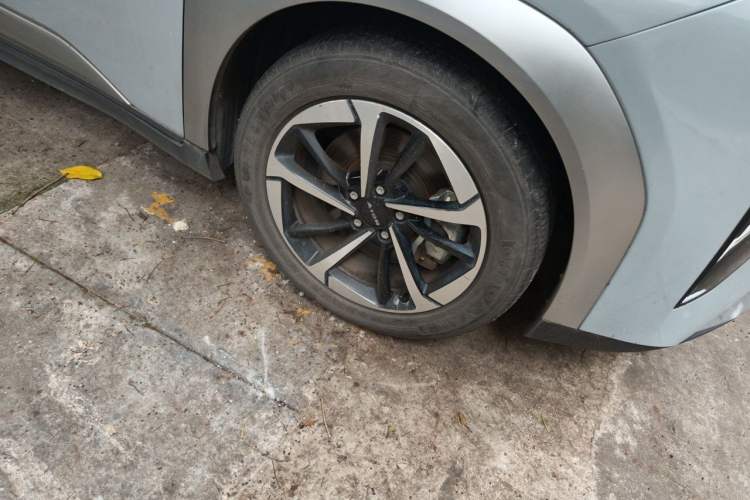 Used AION Y 2024 Plus 610 Intelligent Driving Version Right Front Wheel Hub