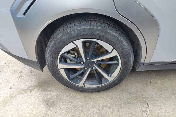 Used AION Y 2024 Plus 510 Intelligent Driving Version Right Rear Wheel Hub