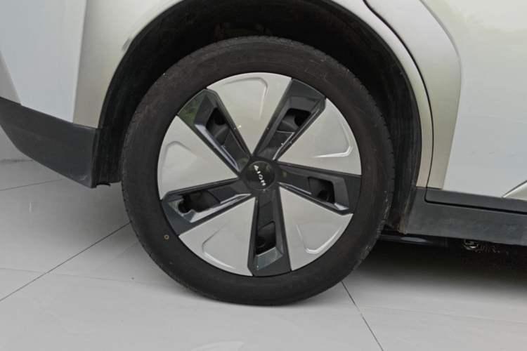 Used AION Y 2024 Younger Right Rear Wheel Hub