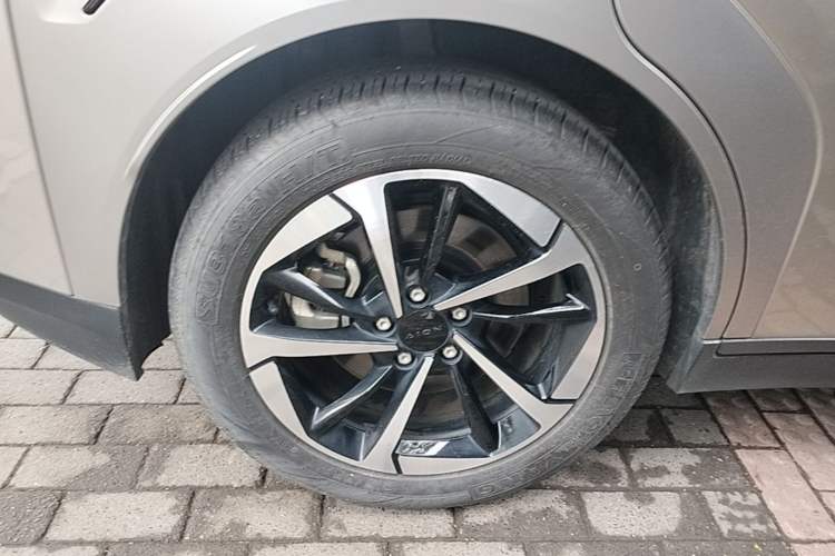 Used AION Y 2024 Plus 510 Intelligent Driving Version Right Rear Wheel Hub