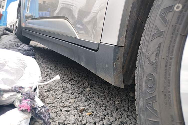 Used AION Y 2024 Plus 510 Intelligent Driving Version Right Side Sill