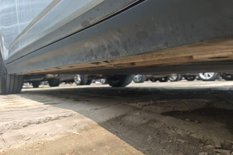Used AION Y 2024 Younger Right Side Sill