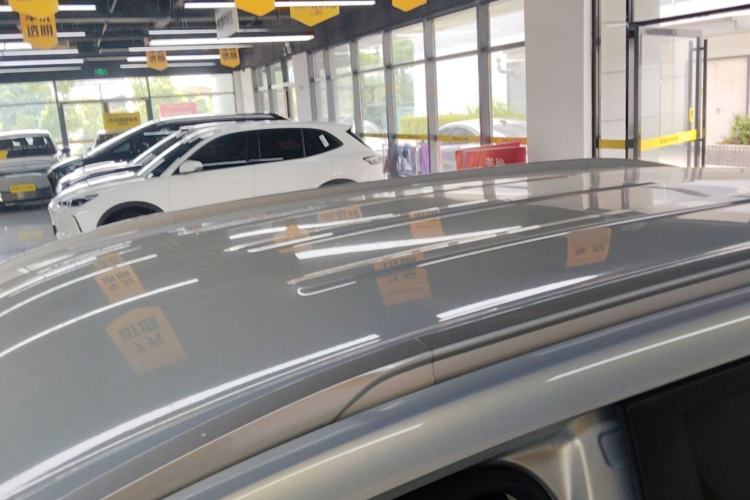 Used AION Y 2024 Younger Roof