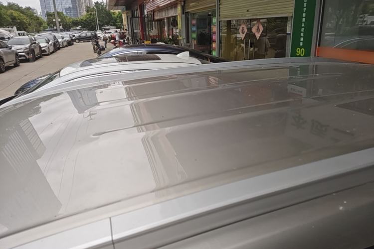 Used AION Y 2024 Younger Roof