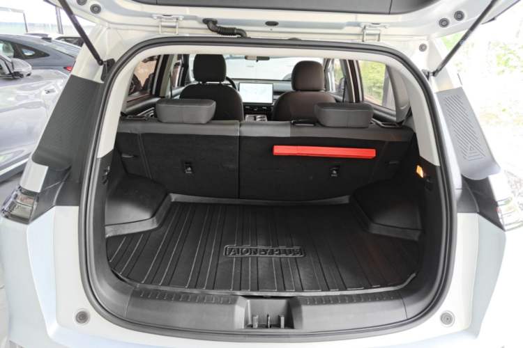 Used AION Y 2024 Younger Trunk