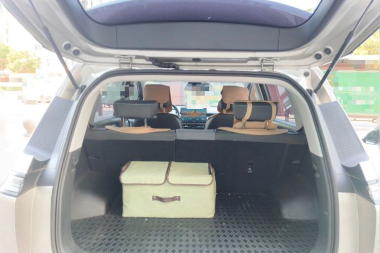 Used AION Y 2024 Younger Trunk