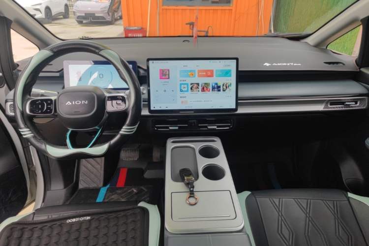 Used AION Y 2024 Younger Center Console