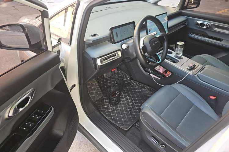 Used AION Y 2024 Plus 510 Intelligent Driving Version Driver Seat