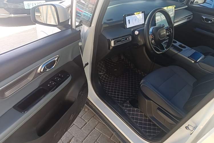 Used AION Y 2024 Younger Driver Seat