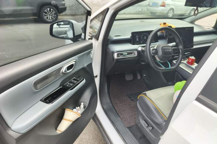 Used AION Y 2024 Younger Star Edition Driver Seat