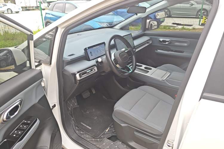 Used AION Y 2024 Younger Driver Seat