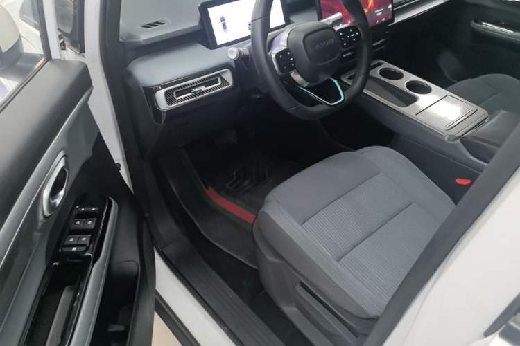 Used AION Y 2024 Younger Star Edition Driver Seat