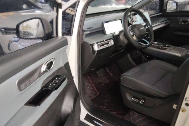 Used AION Y 2024 Plus 610 Intelligent Driving Version Driver Seat